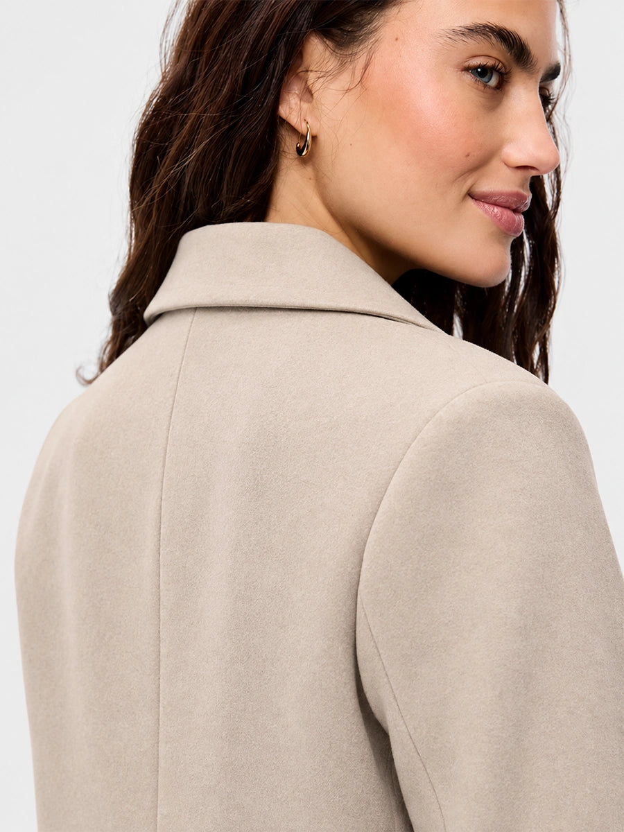 Women's Solid Lapel Button Coat for Polished Cold-Weather Layering