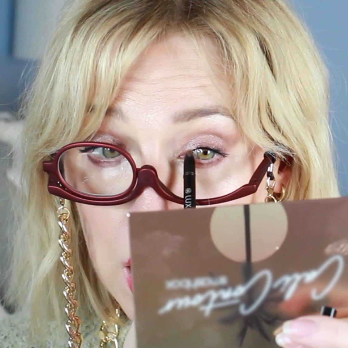 Perfect Vision Makeup Readers – Flip Lens for Flawless Application