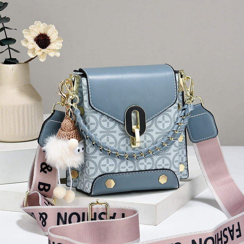 🧸 ☁️ Women's Minimalist Square Crossbody Bag